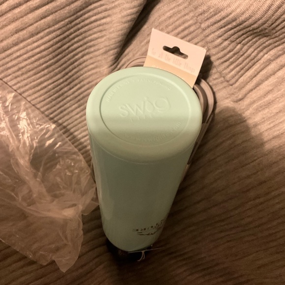 SWIG LIFE Water Bottle &  Krumbs Gray Silicone Lunch Container - Picture 11 of 16